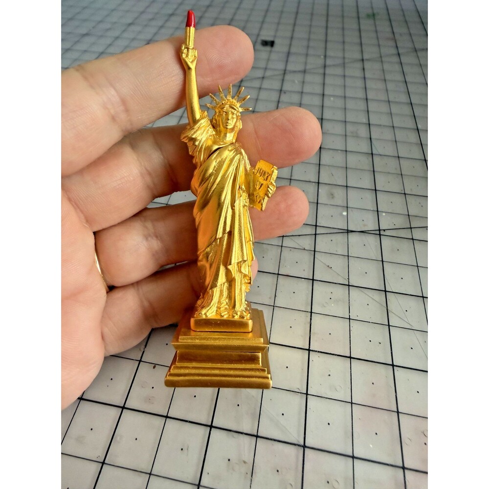Estée Lauder Statue of Liberty Solid Perfume Compact Year 2000 Dazzling Gold
